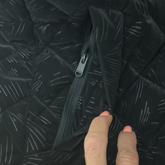 Athleta Whisper Featherless Black Vest Size XXS - Picture 9 of 12